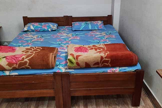 pushkar-gautam-ashram-bed-room-image-06